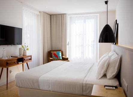 Отель The 8 - Downtown Suites