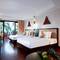 Отель Rawi Warin Resort & Spa