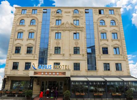 Отель Altus Hotel