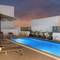 Отель Hampton By Hilton Dubai Al Barsha