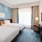 Отель Hampton By Hilton Dubai Al Barsha