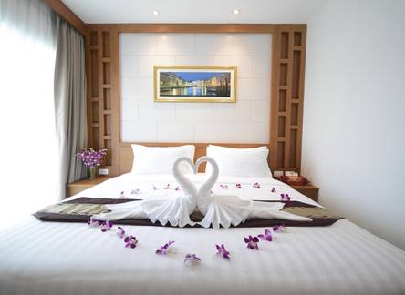Отель Expat Hotel Patong Center