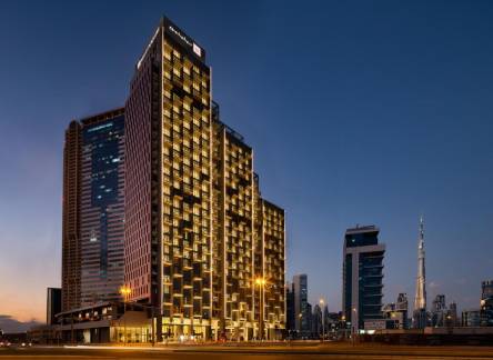 Отель Millennium Atria Business Bay