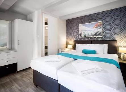 Отель Hotel Mika Downtown