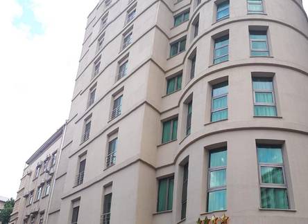 Отель Hotel Diplomat Suites