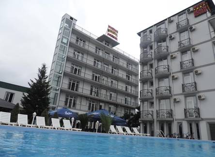 Отель Beach House Hotel