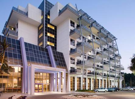 Отель Kfar Maccabiah Hotel & Suites