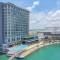 Отель Renaissance Cancun Resort & Marina
