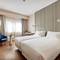 Отель NH Lisboa Campo Grande
