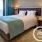 Отель VIP Executive Zurique Hotel