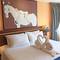 Отель CC's Hideaway Hotel