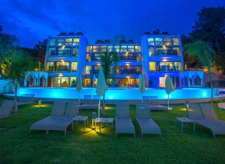 Отель Orka Cove Hotel Penthouse & Suites