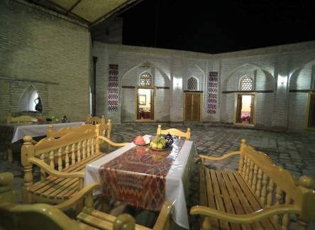 Отель Hotel Khurjin