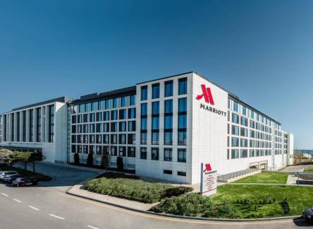 Отель Baku Marriott Hotel Boulevard