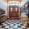 Отель The Indy House - Rooms & Apartments