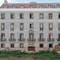 Отель The Indy House - Rooms & Apartments