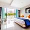 Отель The Par Phuket