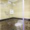 Отель Golden Boutique Hotel Melawai