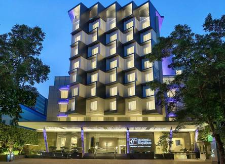 Отель Holiday Inn Express Jakarta Wahid Hasyim