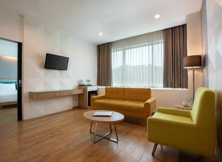Отель Hotel Santika Kelapa Gading