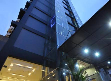 Отель Dreamtel Jakarta
