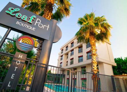 Отель Leaf Port Hotel