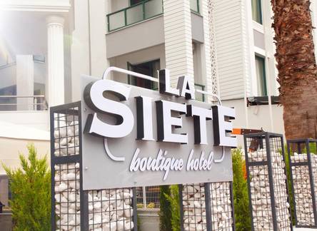 Отель La Siete Hotel