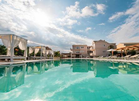 Отель Ekati Mare Boutique Resort & Suites