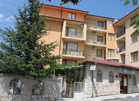 Отель Chris Hotel