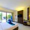 Отель JR Siam Kata Resort
