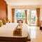 Отель Sukcheewa Residence Phuket