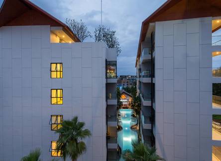 Отель Palmyrah Surin Beach Residence
