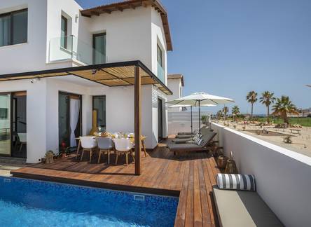 Отель Louis Chris Le Mare Villa