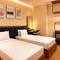 Отель Happy Life Grand Hotel & Sky Bar