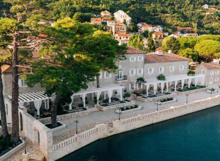 Отель Lazure Hotel & Marina