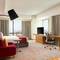 Отель Holiday Inn Hotel and Suites Jakarta Gajah Mada