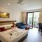 Отель Sobit Sarovar Portico