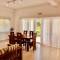 Отель Tropical Hideaway