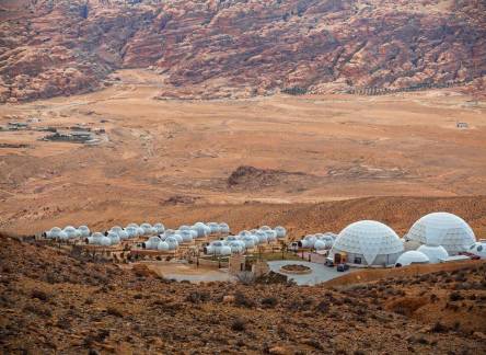 Отель Petra Bubble Luxotel
