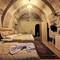 Отель Falcon Cave Suites