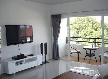 Отель Naiharn Beach Road Apartment
