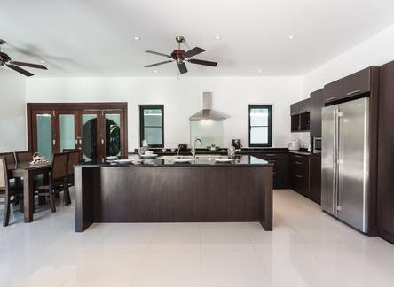 Отель Villa Frangipani @ Nai Harn