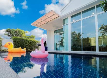Отель Chaum Haus Pool Villas
