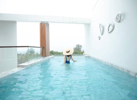 Отель Veranda Pool Suite