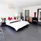 Отель Dengs Kamala Beach Hotel
