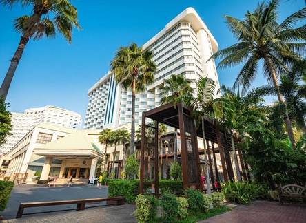 Отель Jomtien Palm Beach