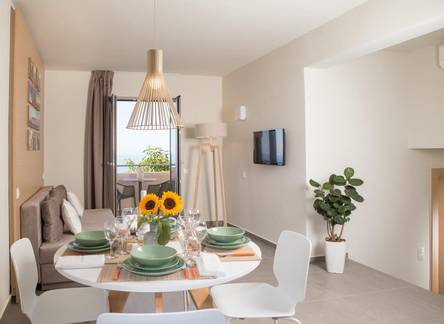 Отель Sundance Apartments Suites