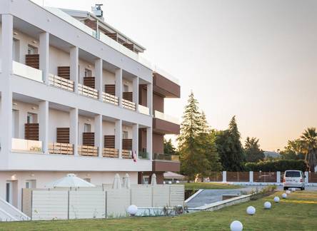 Отель Mythic Summer Hotel