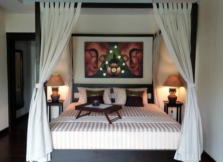 Отель Plunge Tropical Villa