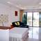 Отель Mountain Seaview Luxury Apartments